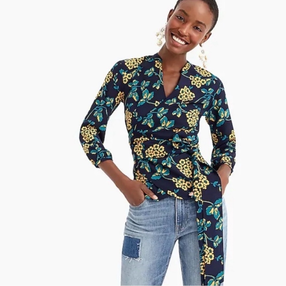 J.Crew, blue, yellow and green floral wrap top
Size XLT .
New with tags, NWT